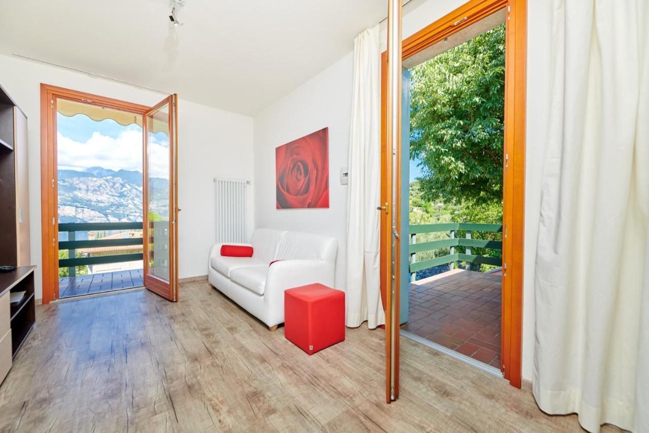 Apartment Claudia מאלצ'סינה מראה חיצוני תמונה